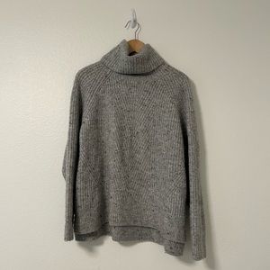 Madewell Donegal Mercer Turtleneck Sweater in Coziest Yarn Gray Speckled